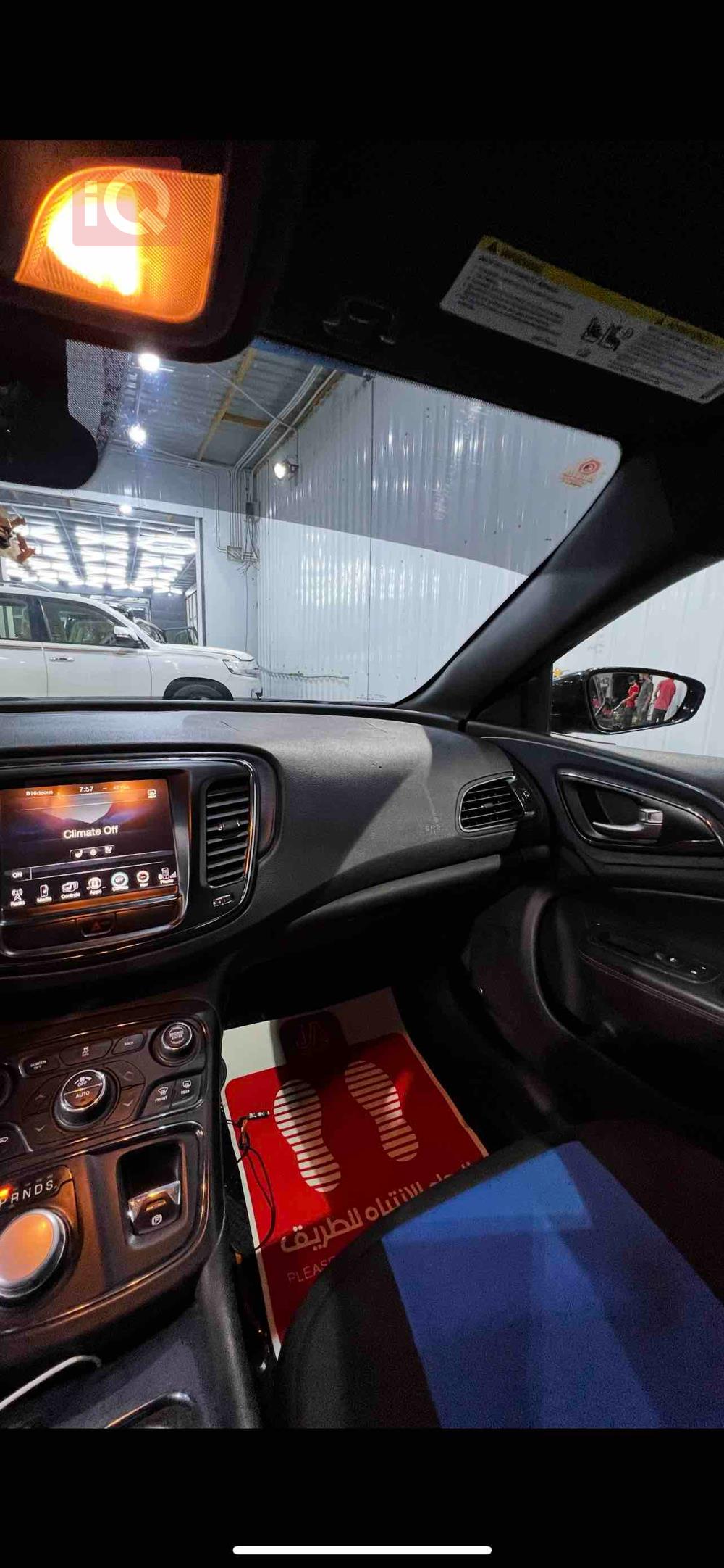 Chrysler 200